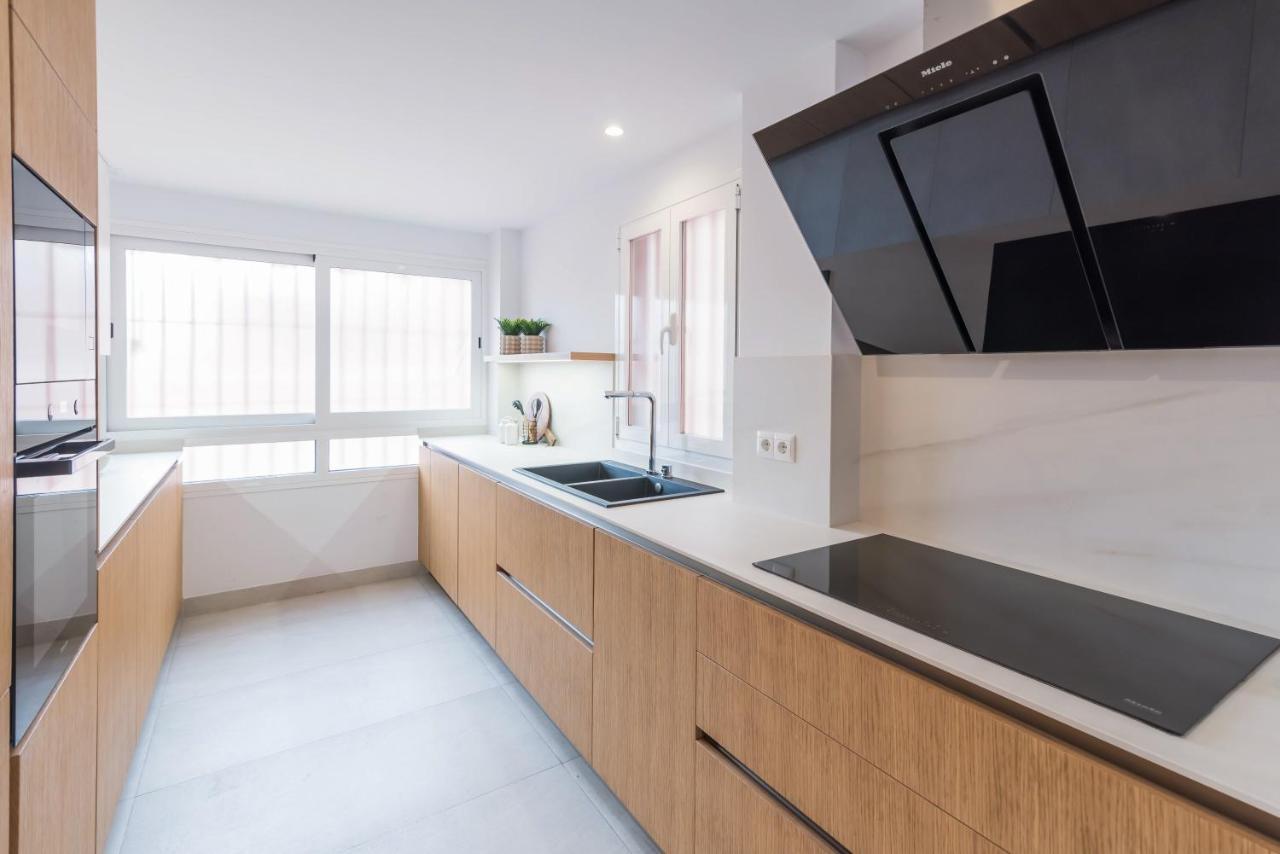 Premium Apartment & Free Parking By Ele Apartments Málaga Exteriör bild